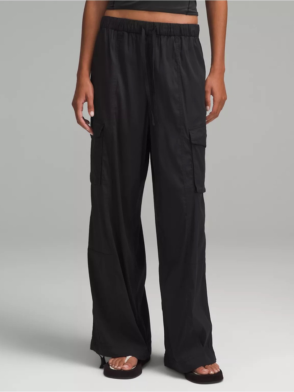 Lululemon Lightweight Adjustable Mid-Rise Cargo Pant - Picture 2 of 7